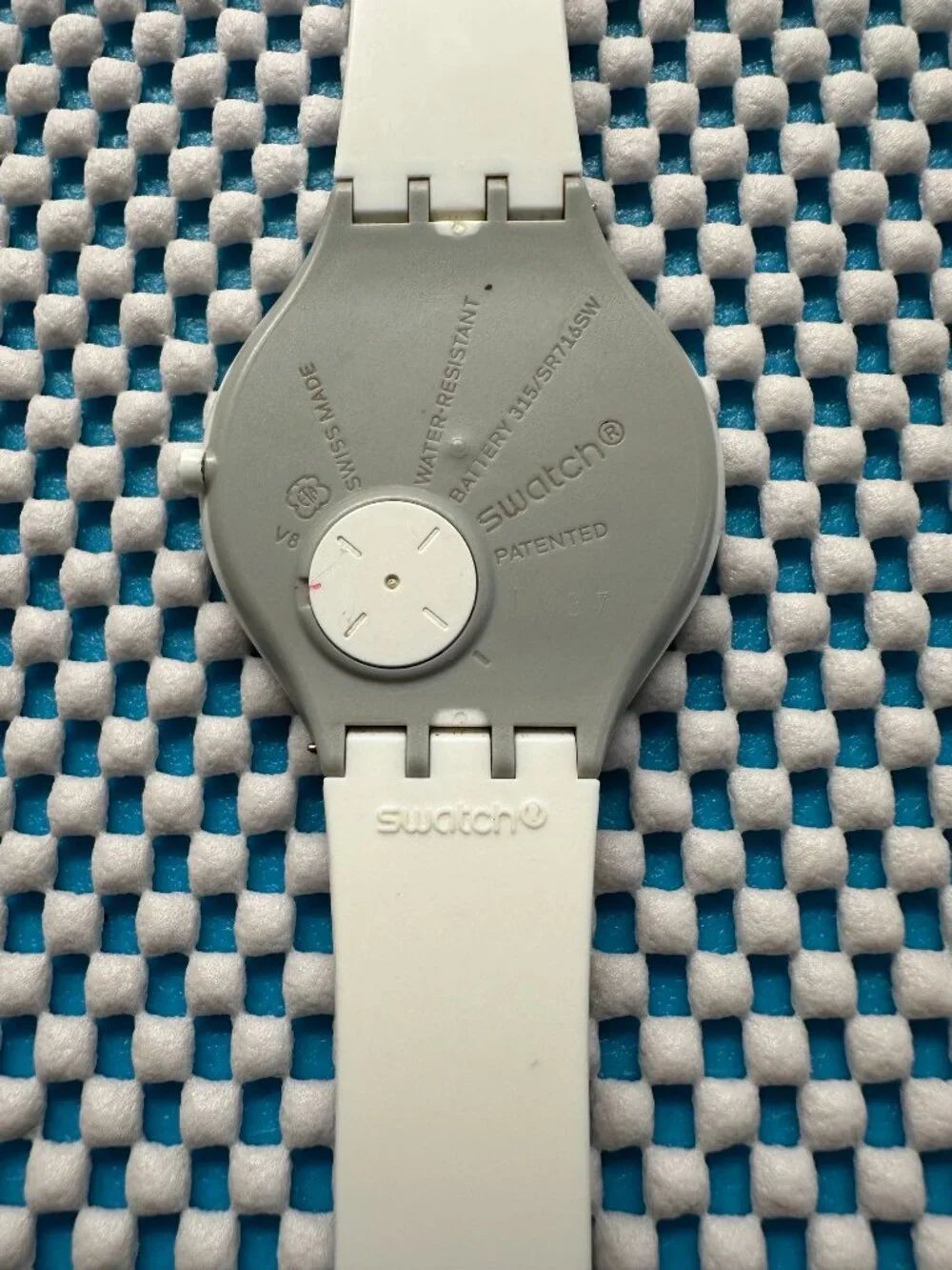 Swatch Watch Skinsnow SVUW101 Contemporary
